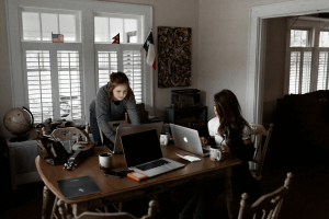 Online Side Hustles for Students: Maximizing Earnings with Remote Work